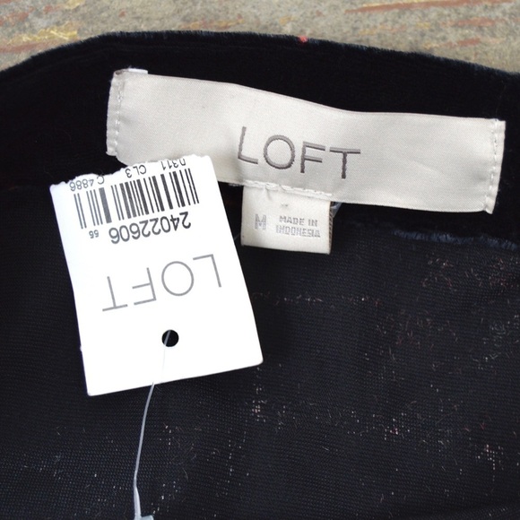 LOFT Velvet Off the Shoulder Dark Floral Top, Flutter Sleeve - Size Medium NWT - Picture 4 of 8